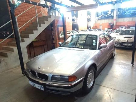 1998-BMW-7-Series-740i-Auto_2