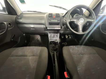 2002-Volkswagen-Polo-Playa-14_1