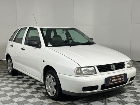 2002-Volkswagen-Polo-Playa-14_5
