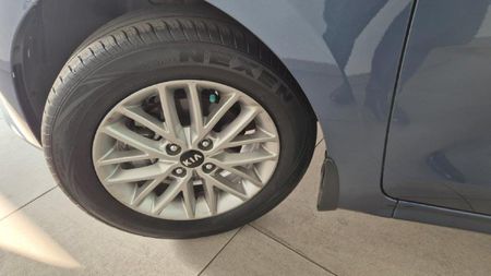 2020-Kia-Rio-14-EX-5-dr_10