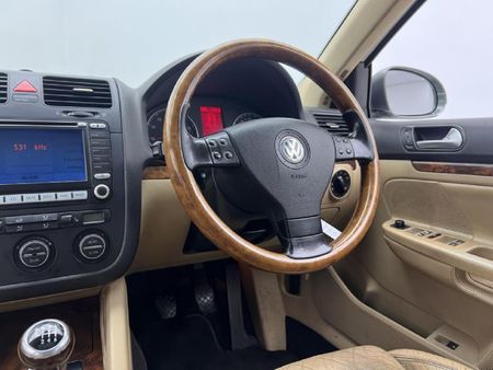 2007-Volkswagen-Jetta-20-FSI-Sportline_7