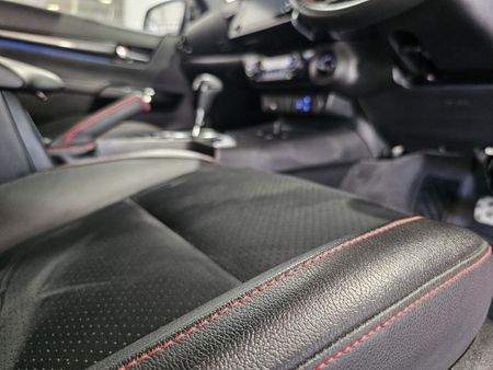2022-Toyota-Hilux-28-GD-6-GR-S-4x4-Auto-Double-Cab_17