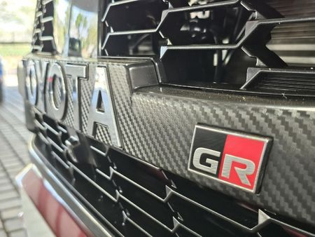 2022-Toyota-Hilux-28-GD-6-GR-S-4x4-Auto-Double-Cab_2