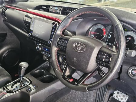 2022-Toyota-Hilux-28-GD-6-GR-S-4x4-Auto-Double-Cab_3