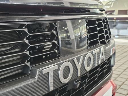 2022-Toyota-Hilux-28-GD-6-GR-S-4x4-Auto-Double-Cab_6