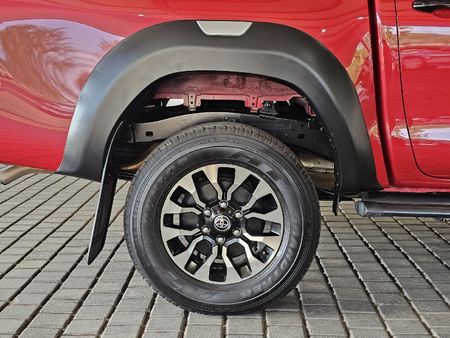 2022-Toyota-Hilux-28-GD-6-GR-S-4x4-Auto-Double-Cab_8