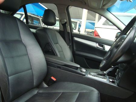 2008-Mercedes-Benz-C-Class-C-350-Elegance-Auto_9