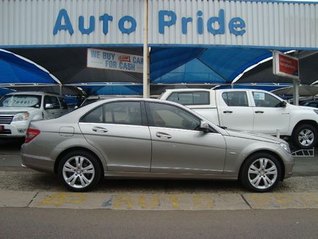 2008-Mercedes-Benz-C-Class-C-350-Elegance-Auto_2
