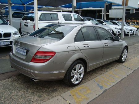 2008-Mercedes-Benz-C-Class-C-350-Elegance-Auto_3