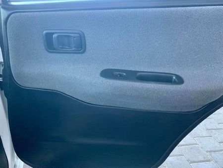 1993-Nissan-Sentra-200-STi_6