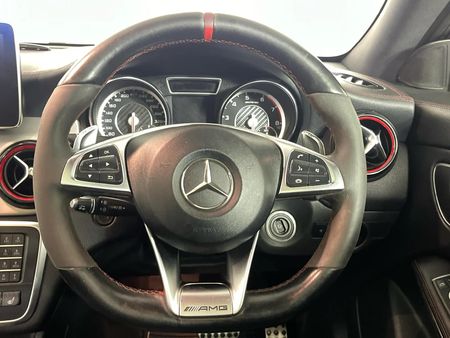 2017-Mercedes-AMG-CLA-45-AMG_11