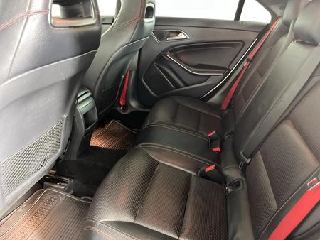 2017-Mercedes-AMG-CLA-45-AMG_3
