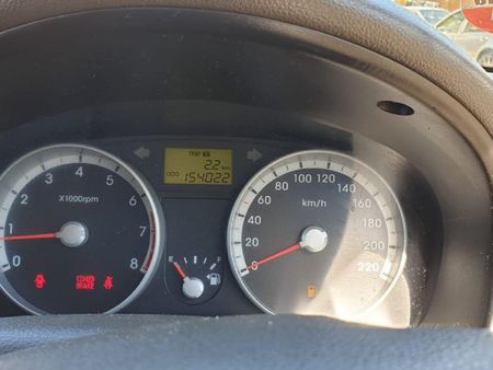 2009-Hyundai-Accent-16-GLS_12