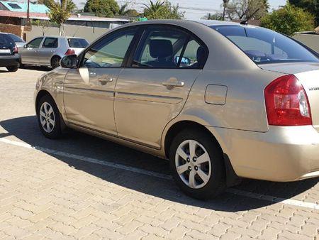 2009-Hyundai-Accent-16-GLS_4