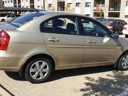 2009-Hyundai-Accent-16-GLS_5