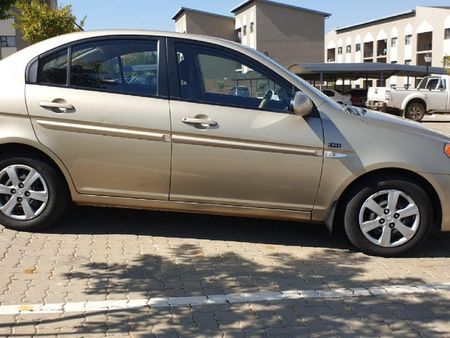 2009-Hyundai-Accent-16-GLS_7