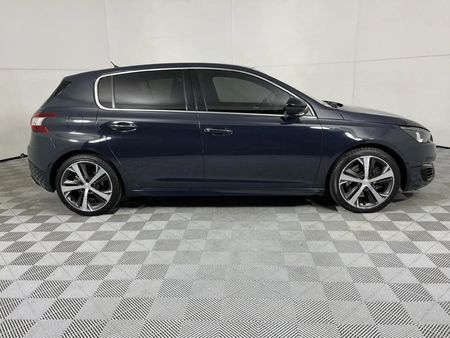 2016-Peugeot-308-16e-THP-GT-5-dr_12