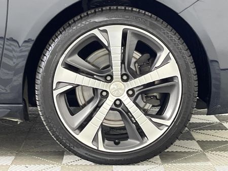 2016-Peugeot-308-16e-THP-GT-5-dr_5