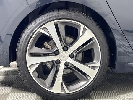 2016-Peugeot-308-16e-THP-GT-5-dr_7