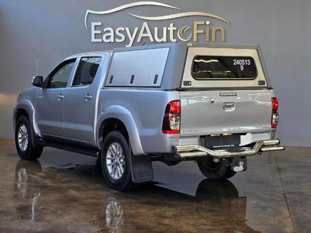 2015-Toyota-Hilux-30-D-4D-Legend-45-4x4-Auto-Double-Cab_3