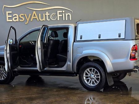 2015-Toyota-Hilux-30-D-4D-Legend-45-4x4-Auto-Double-Cab_4