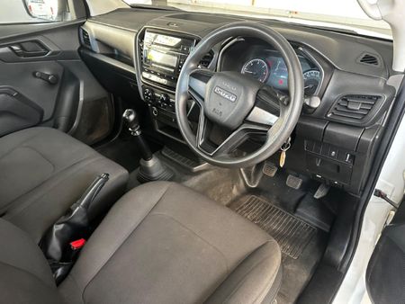 2022-Isuzu-D-Max-19-DDI-HR-L-Single-Cab_6