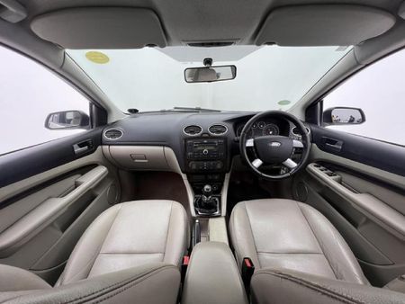 2006-Ford-Focus-20-TDCi-Ghia_10