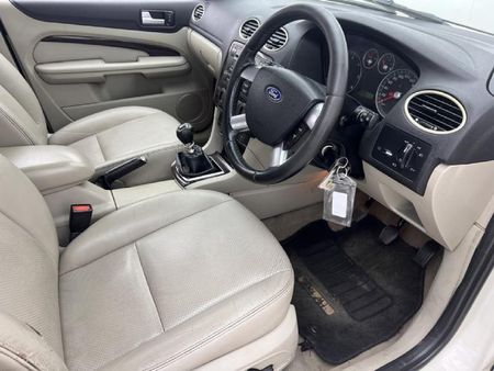 2006-Ford-Focus-20-TDCi-Ghia_15