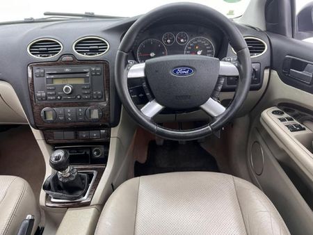 2006-Ford-Focus-20-TDCi-Ghia_8