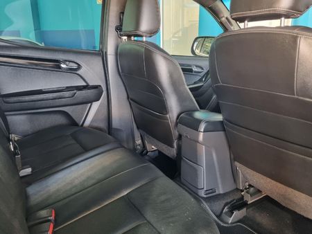 2020-Isuzu-D-Max-300-LX-4x4-Auto-Double-Cab_6