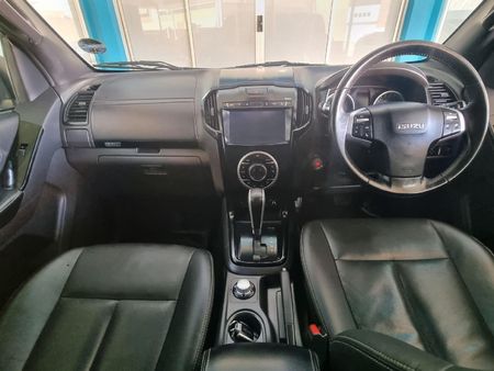 2020-Isuzu-D-Max-300-LX-4x4-Auto-Double-Cab_7