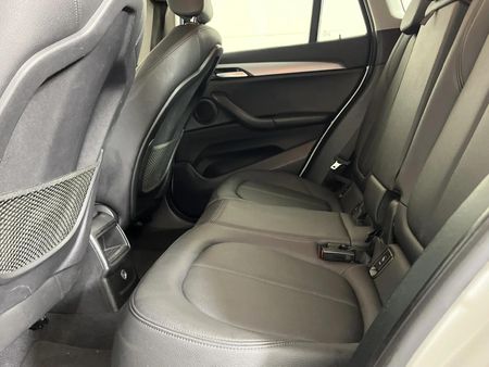 2017-BMW-X1-sDrive20d-Auto_3
