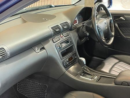 2003-Mercedes-AMG-C-Class-C32-AMG_9