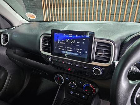 2023-Hyundai-Venue-10-TGDI-Fluid_12