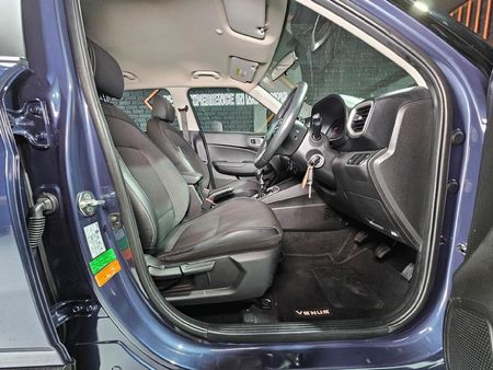 2023-Hyundai-Venue-10-TGDI-Fluid_7