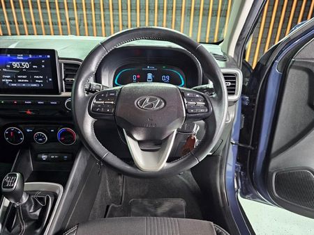 2023-Hyundai-Venue-10-TGDI-Fluid_8