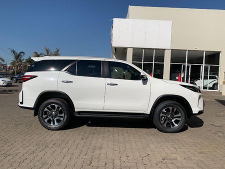 2026-Toyota-Fortuner-24-GD-6-RB-Auto_15