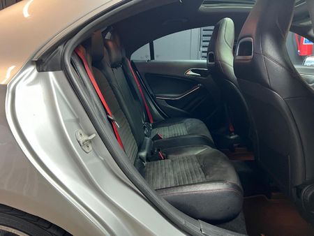 2015-Mercedes-AMG-CLA-45-AMG_12