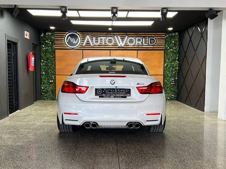 2016-BMW-M4-Convertible-Auto_9