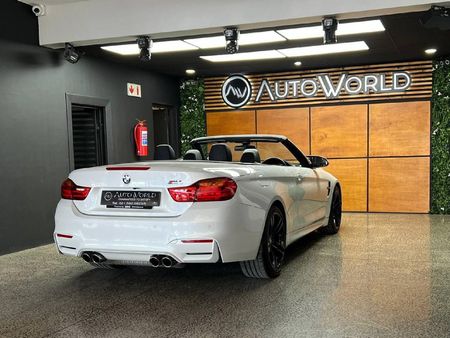 2016-BMW-M4-Convertible-Auto_7
