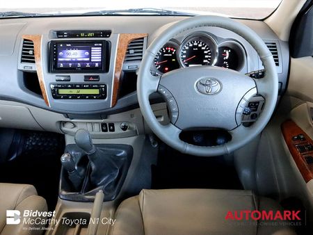 2010-Toyota-Fortuner-30-D-4D-Raised-Body-4x4_9