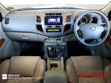 2010-Toyota-Fortuner-30-D-4D-Raised-Body-4x4_3