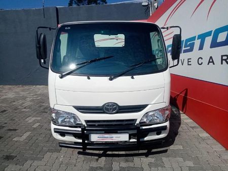2021-Toyota-Dyna-150_1