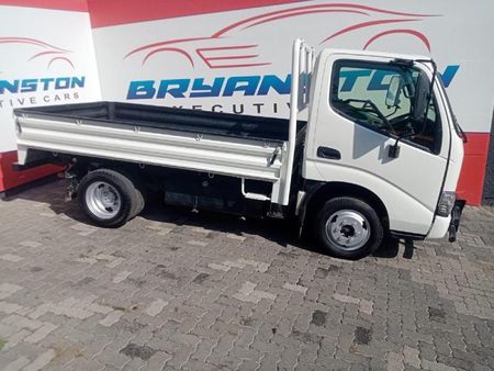 2021-Toyota-Dyna-150_2