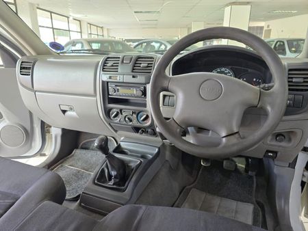 2005-Isuzu-KB-250Dc-Single-Cab_6