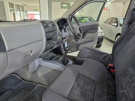 2005-Isuzu-KB-250Dc-Single-Cab_8
