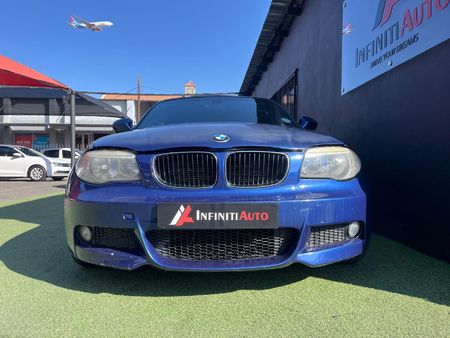 2010-BMW-1-Series-120i-Convertible-M-Sport_4