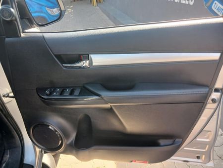 2022-Toyota-Hilux-24-GD-6-Raised-Body-Raider-Auto-Double-Cab_10