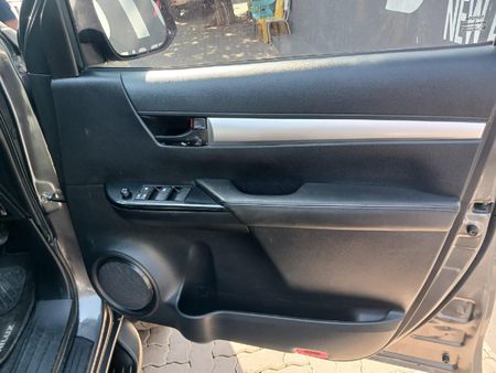 2022-Toyota-Hilux-24-GD-6-Raised-Body-Raider-Auto-Double-Cab_10