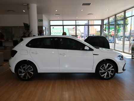 2024-Volkswagen-Polo-10-TSI-R-Line-Auto_2
